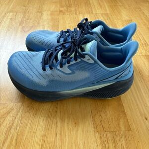 Altra Experience Flow Size 9